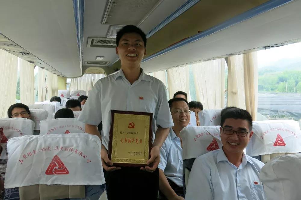 黨員立潮頭，領(lǐng)跑當先鋒之三十一｜吳長錫：車間走出來的領(lǐng)航者